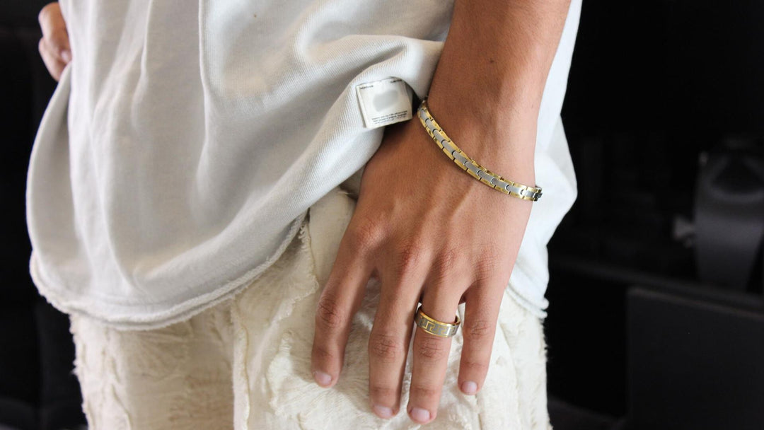 DEJOYA © צמיד חוליות דק לגבר